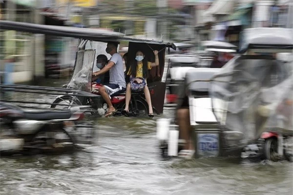 Chùm ảnh thiên tai tàn phá khắp toàn cầu năm 2020