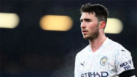 Man City: Laporte sẽ hồi sinh ở vai trò mới?