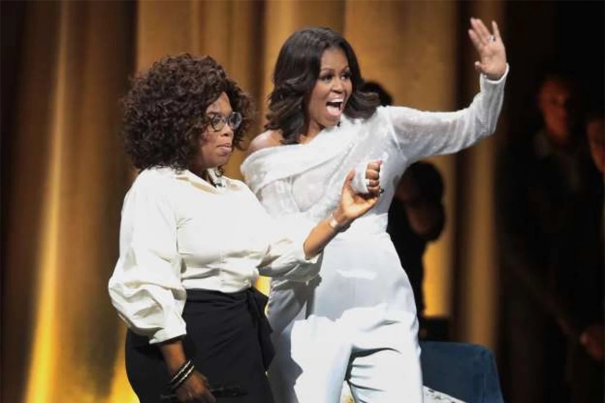 Không mở cửa sổ trong Nhà Trắng: Trong một cuộc trả lời phỏng vấn với người dẫn chương trình Oprah Winfrey, Đệ nhất phu nhân Michelle Obama đã tiết lộ rằng: "Ở Nhà Trắng, bạn không được mở cửa sổ. Sasha (con gái Đệ nhất phu nhân Michelle và Tổng thống Obama - ND) từng mở cửa sổ 1 lần và có một vài cuộc gọi đến yêu cầu đóng cửa sổ ngay lập tức”.