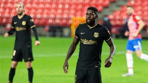 Umtiti mắc lỗi dẫn đến 2 bàn thua của Barca trước Granada