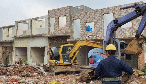 TP.HCM xử lý hàng loạt công trình vi phạm xây dựng