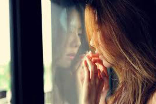 Khi dọn vệ sinh nhà tắm, tôi điêu đứng phát hiện mình bị chồng phản bội bấy lâu chỉ qua một thứ nhỏ xíu