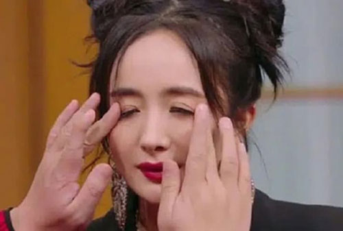 Dương Mịch tự đăng ảnh 'dìm hàng', chứng minh nhan sắc tự nhiên sau khi bị soi dung nhan xuống dốc