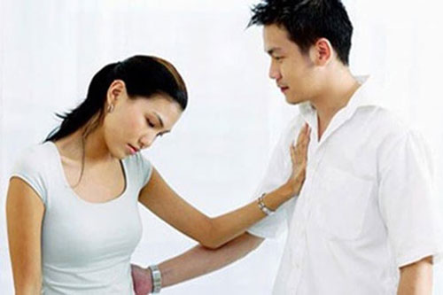 Đẻ 2 con mới phát hiện chồng nợ nần chồng chất, vợ muốn ly hôn nhưng bị dân mạng 'ném đá'