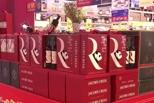 Nhu cầu mua quà tặng tăng mạnh trước Tết Nguyên đán