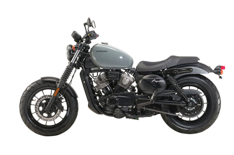 Môtô 300 phân khối, phanh ABS 2 kênh, giá gần 122 triệu đồng