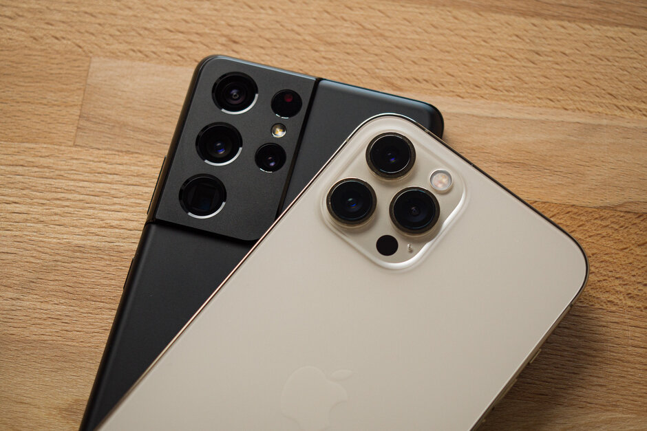 Mua smartphone cao cấp trước Tết, chọn Samsung Galaxy S21 Ultra hay iPhone 12 Pro Max?