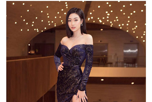 Diện váy xẻ cao, Hoa hậu Đỗ Mỹ Linh khoe chân dài miên man cực 'nóng bỏng'