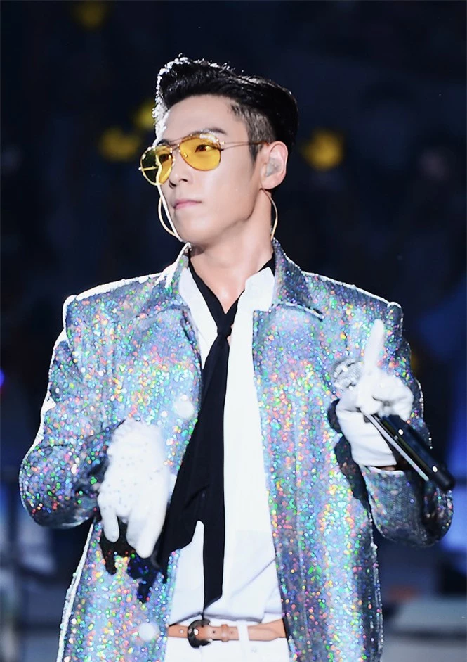 T.O.P (Big Bang) vô tình tiết lộ sở hữu thẻ đen chỉ 0.05% người giàu nhất Hàn Quốc mới có  - ảnh 1