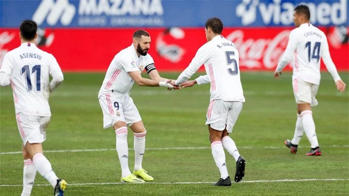 Varane đã tỏa sáng để giúp Real đánh bại Huesca