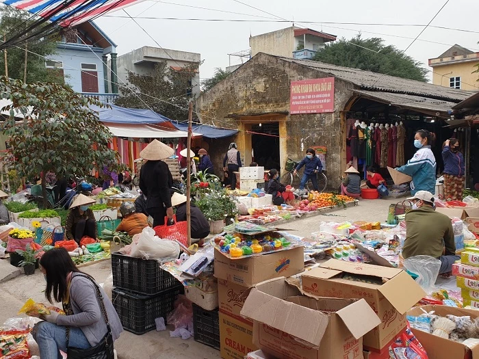 Phiên chợ quê ngày 26 Tết tại một xã thuộc huyện Ý Yên, tỉnh Nam Định vắng vẻ, thiếu bóng người. 