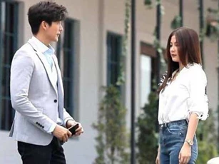 Gặp lại cô gái phố cổ năm ấy, tôi sốc ngất khi thấy em giàu có và đặt tên con trai giống mình