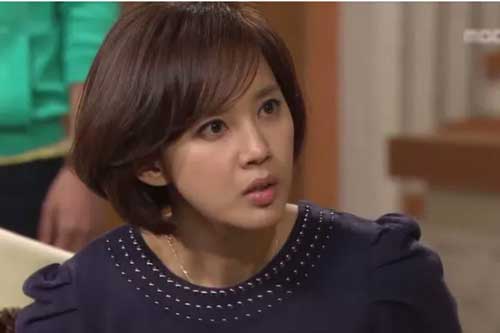 Vừa về quê ăn Tết chị chồng bèn xồng xộc đòi 10 triệu, tôi ngơ ngác về món nợ nhưng nghe lý do xong chồng đòi "quay xe" gấp