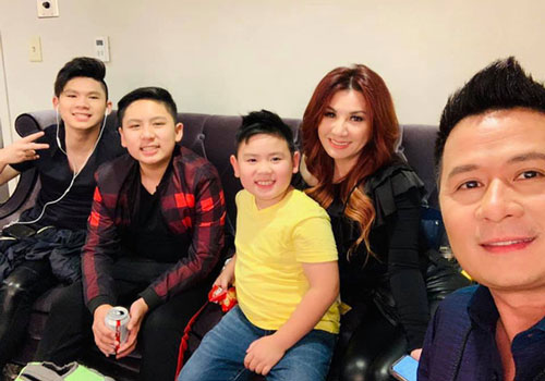 Vợ cũ Bằng Kiều khiến dân mạng xuýt xoa vì hành động nghĩa tình với mẹ chồng cũ