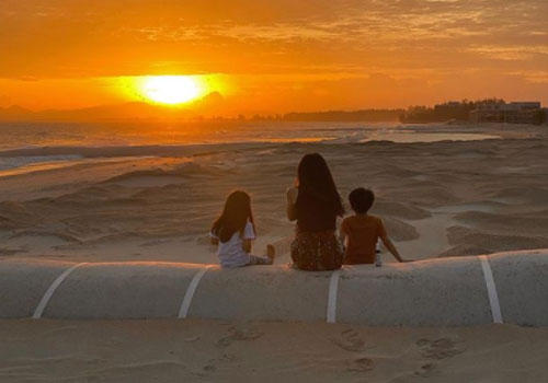 Hình ảnh bình yên của Tăng Thanh Hà bên các con, hai nhóc tỳ đã lớn thế này rồi