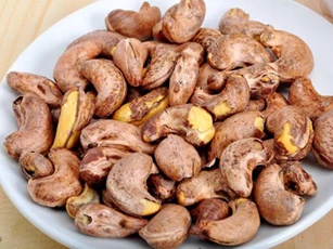 Ăn vặt ngày Tết thông minh để không gây tăng cân