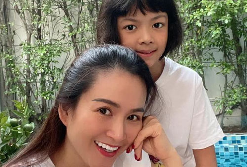 Bị con gái hỏi tại sao không thi hoa hậu, vợ Bình Minh đáp thế nào?