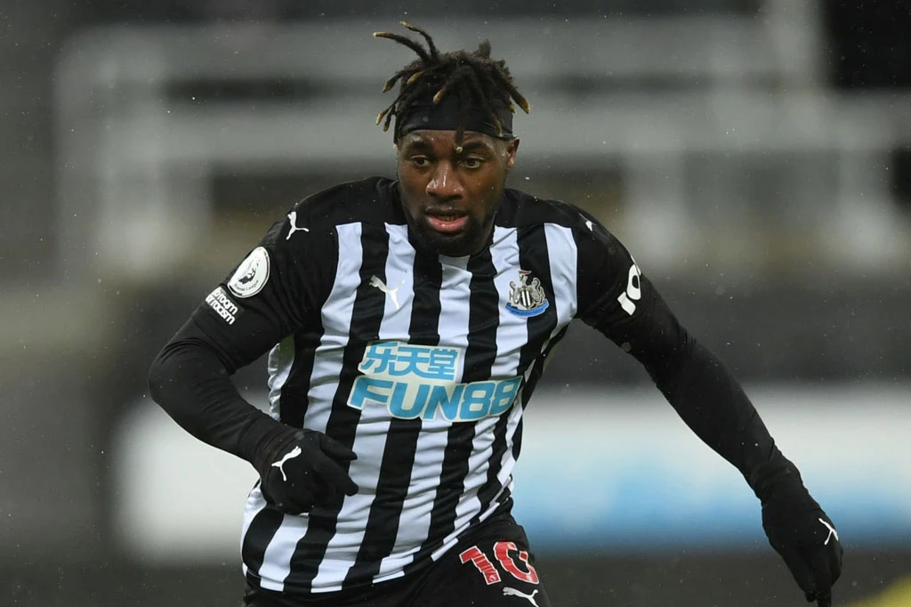 Tiền vệ phải: Allan Saint-Maximin (Newcastle).