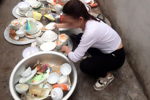 Về nhà ra mắt nhưng không chịu ngồi xuống ăn cùng nhà bạn trai, cô gái gây choáng khi tuyên bố lí do khiến ai nấy đều phải ngao ngán