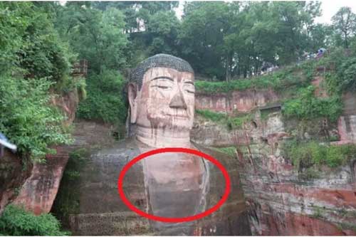 Phát hiện căn phòng bí mật chứa kho báu trong tượng Phật bằng đá cao nhất thế giới: Truyền thuyết nghìn năm được khẳng định?