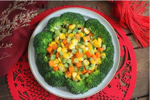 Rau xào thập cẩm siêu đẹp lại dễ làm cho hội gái đoảng "ra tay" ngày Tết