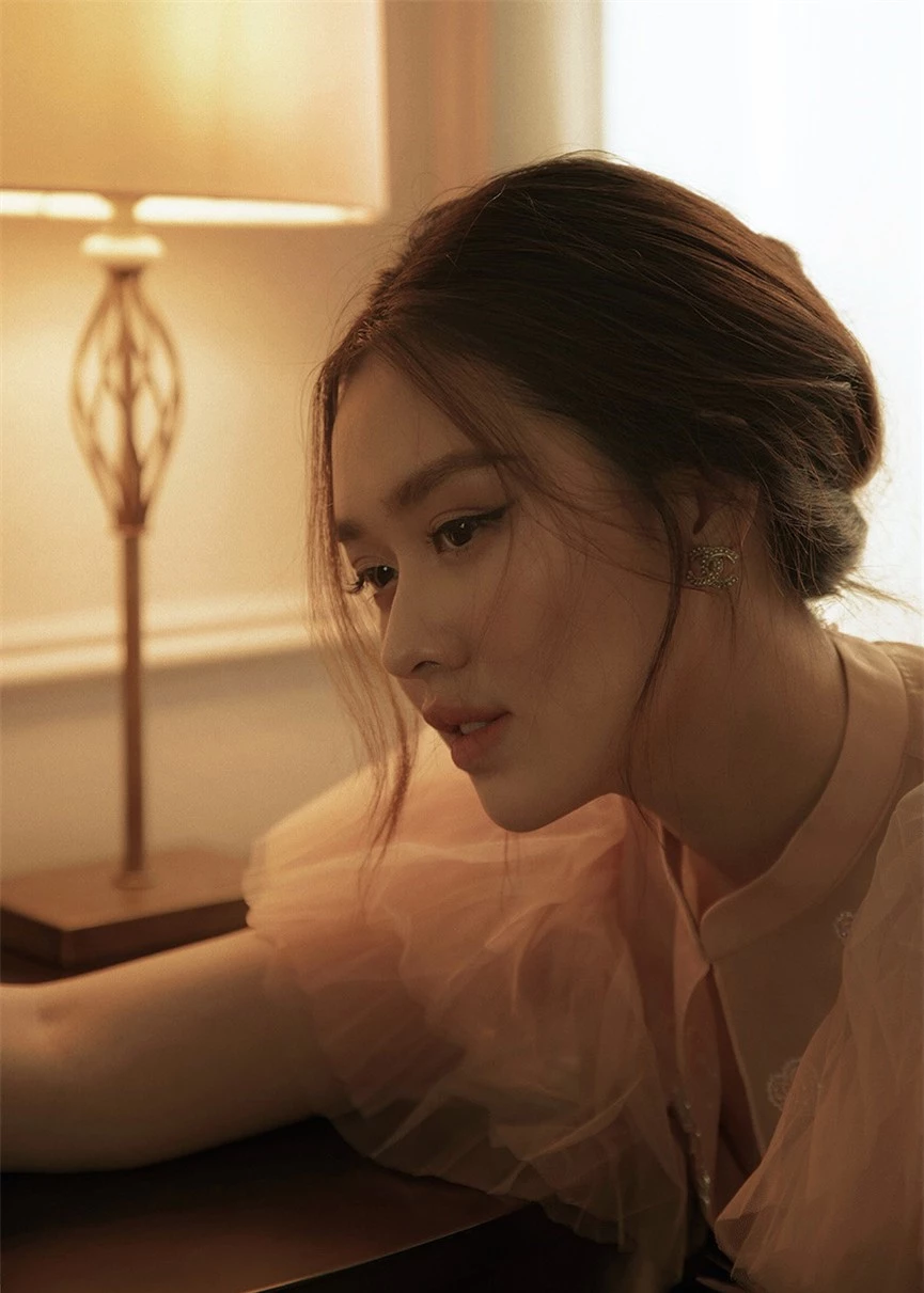 Á hậu Tường San khoe nhan sắc 'đỉnh cao', được fans gọi là 'Song Hye Kyo phiên bản Việt' - ảnh 7