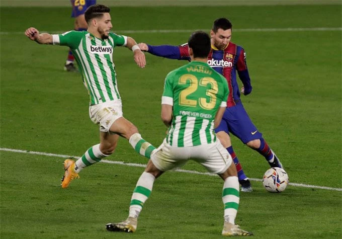 Messi vào sân từ ghế dự bị và tỏa sáng