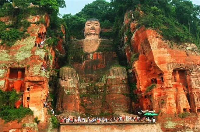 Phát hiện căn phòng bí mật chứa kho báu trong tượng Phật bằng đá cao nhất thế giới: Truyền thuyết nghìn năm được khẳng định? - Ảnh 1.