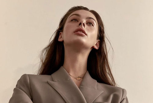 '50 sắc thái không góc chết' của cô gái lọt top 3 gương mặt đẹp nhất thế giới