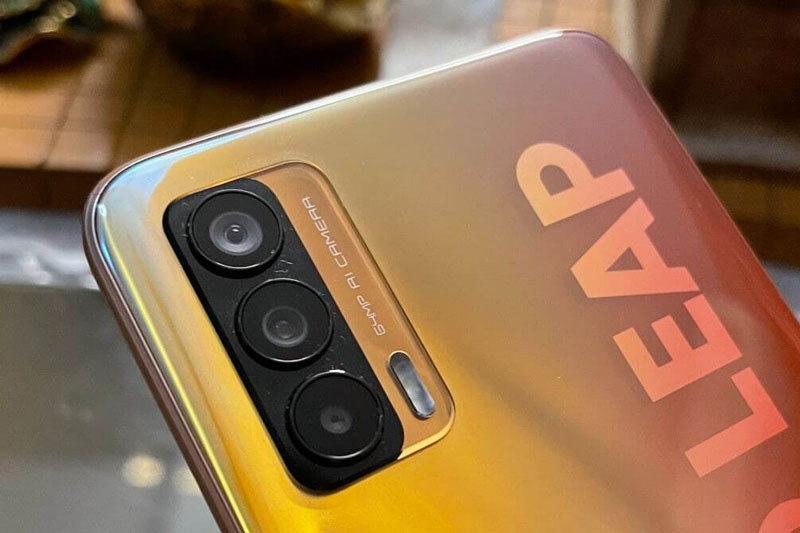 Smartphone 5G, RAM 8 GB, sạc 50W, giá rẻ bất ngờ