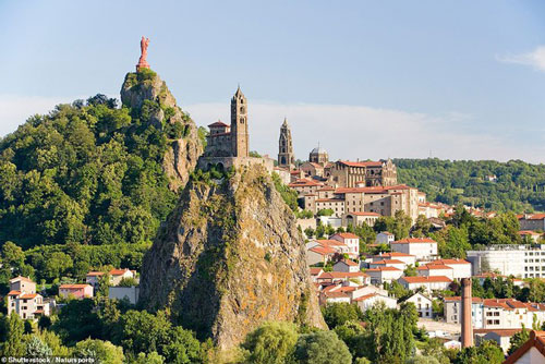 Những công trình trên vách núi ấn tượng nhất thế giới