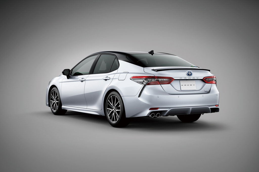 Khám phá Toyota Camry 2021 vừa trình làng