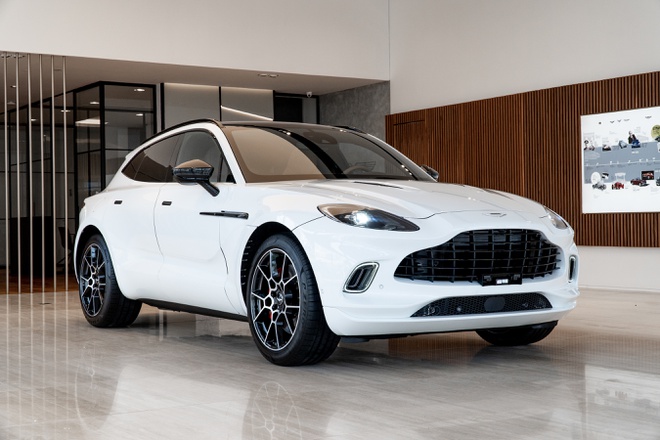 Siêu xe Aston Martin DBX tại Việt Nam có gì đặc biệt?