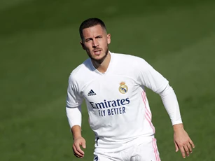 Hazard muốn chơi bóng được lâu như Ronaldo