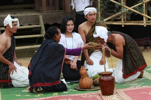 Độc đáo lễ hội "bắt chồng" ở một số dân tộc ở Tây Nguyên.