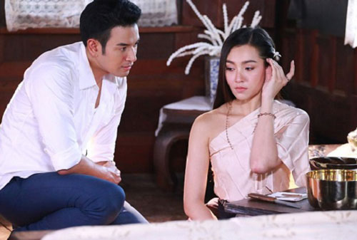 Giận vợ nên tôi bỏ mặc cô ấy ở ngoài cả đêm, sáng ra tôi á khẩu với cảnh tượng nhìn thấy ở nhà hàng xóm