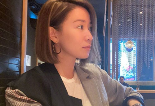 Xa Thi Mạn xuống tóc chuẩn bị đón Tết, ai cũng trầm trồ vì 'chị đại' trẻ đến không tưởng ở tuổi U50