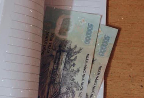 Mẹ bị ung thư qua đời vẫn để lại tiền để con tiêu Tết