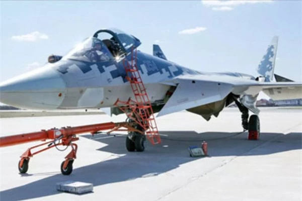 Không quân Nga đã nhận được ‘Quái điểu’ Su-57 phiên bản sản xuất hàng loạt