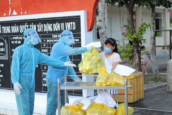 Quy định mới nhất về chi phí cách ly y tế tập trung vì Covid-19: Người Việt ở trong nước tự chi trả tiền ăn 80.000 đồng/người/ngày