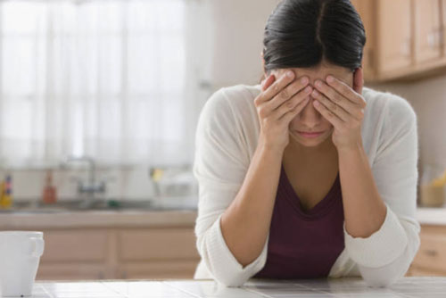 Món quà vợ góp vui trong sinh nhật nhân tình của chồng khiến cô bồ ăn cái tát trời giáng, gã phản bội vội vàng lao về nhà hối lỗi