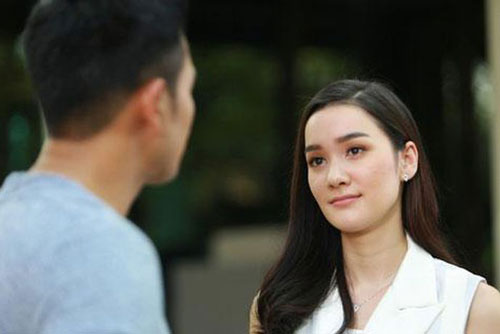 Vợ chết lặng khi thấy chồng tòm tem nhân tình, nhưng chỉ một câu nói ẩn ý của chị đã khiến cặp "mèo mả gà đồng" sợ run