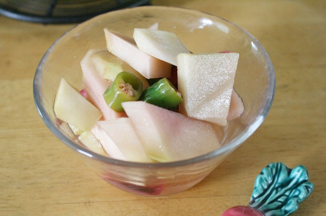 Tết năm nay nhà tôi có món ngâm chua ngọt mới toanh ăn cực ngon, ai thử xong cũng hỏi công thức để làm theo