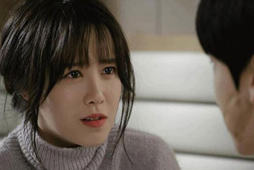 Vợ bỏ về ngoại, tôi chán nản đi nhậu đến nửa đêm, để rồi sáng ra tôi khiếp sợ ngã lăn khỏi giường khi nhìn rõ người phụ nữ khỏa thân nằm cạnh