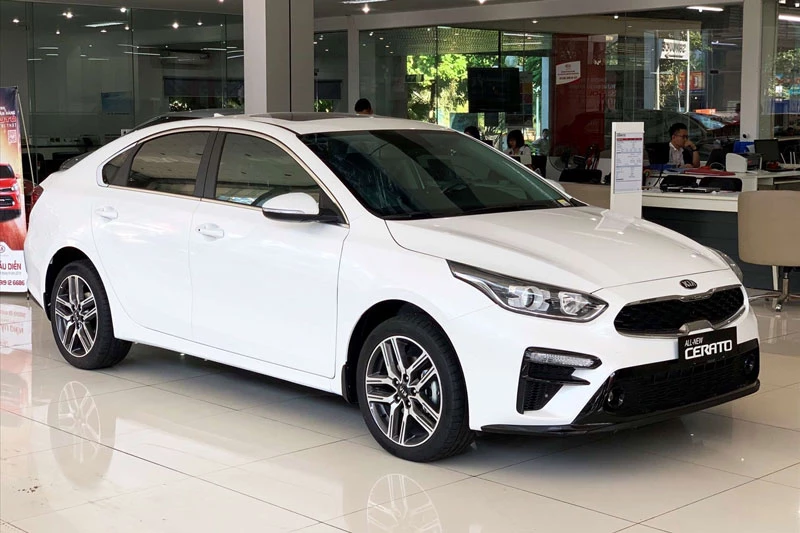 10. Kia Cerato (doanh số: 917 chiếc).