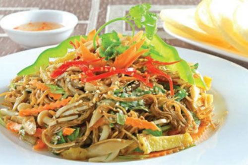 Cách làm món nộm hoa chuối thịt gà ngon, lạ miệng