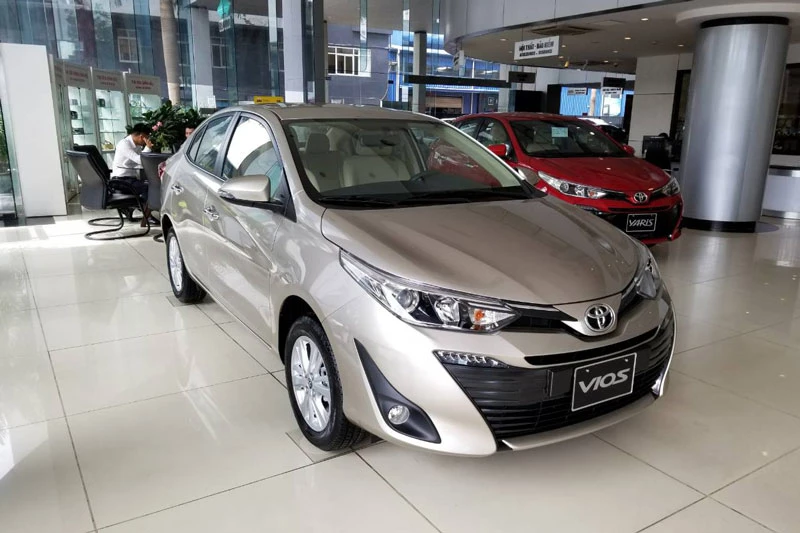 5. Toyota Vios (doanh số: 1.354 chiếc).