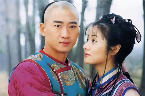 'Nhĩ Khang' bị Lâm Tâm Như hủy hoại danh tiếng chỉ vì nụ hôn, 16 năm sau anh có hành động trả thù thành công chống lại 'cô vợ' năm nào