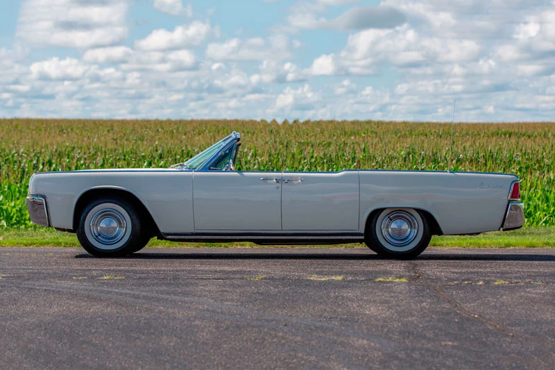 9. Lincoln Continental 1961.