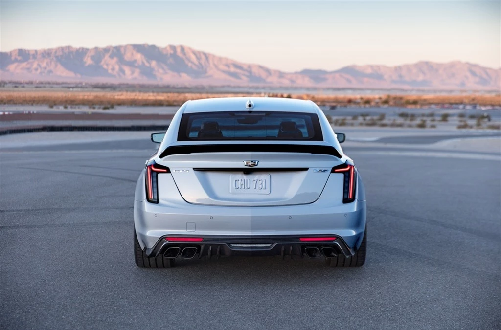 Cadillac CT5-V Blackwing 2022 duoc ra mat anh 4